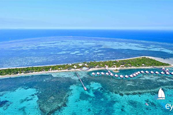 ESCAPADE ISLAND (Maitre)