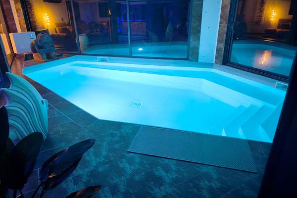 Piscine intérieure chauffée - Bien-être