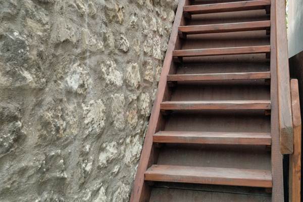 Escalier d'accès à l'étage