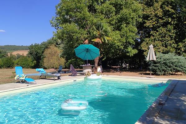 Piscine Domaine les Garrigues.jpg