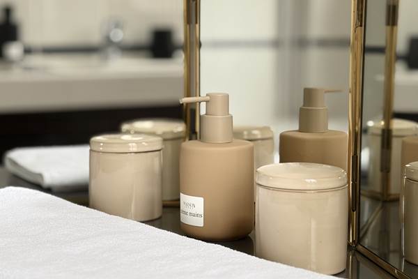 maison-jazey-amenities-salle-de-bain-luxe