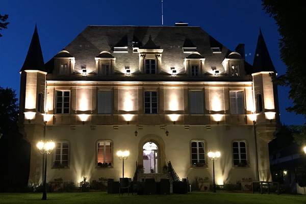 Château à la tombée de la nuit
