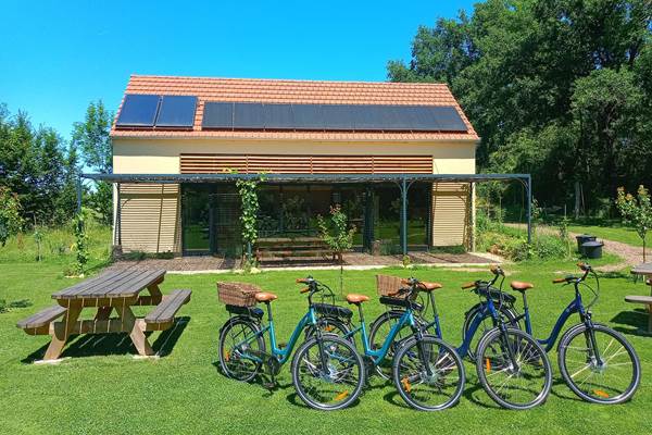 Le jardin devant le gîte