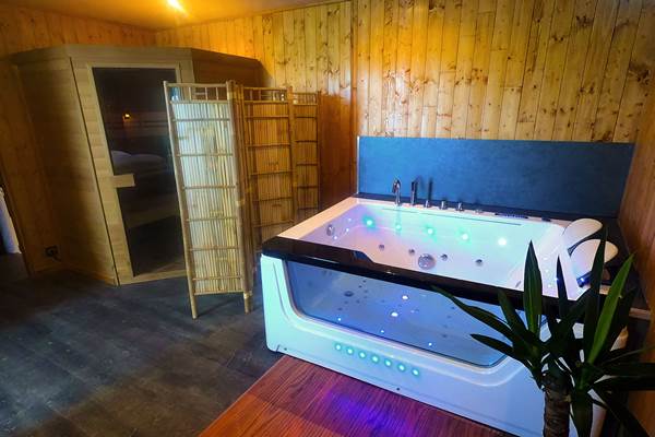 Suite N&S - Sauna et Balnéo dans la chambre