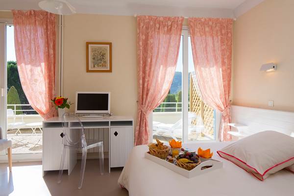 Chambre Grand Confort - Hôtel Le Verdon *** à Gréoux-les-bains