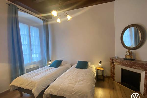 chambre 2 lits en 90 maison St Jacques