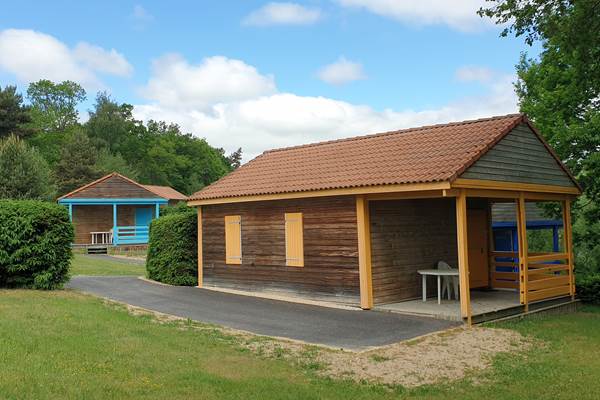 Des chalets faciles d'accès (photo mai 2022)