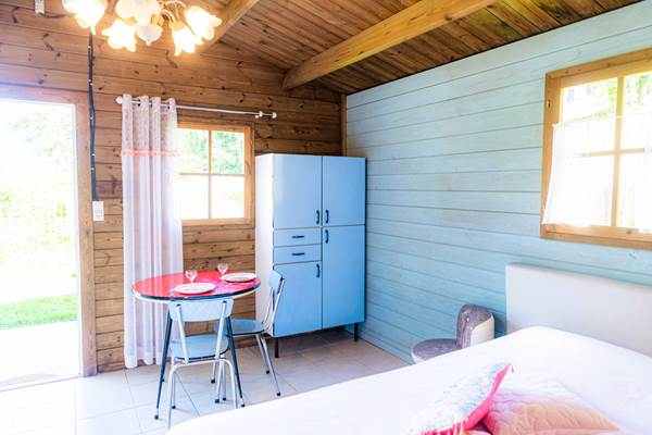 Espace repas, Cabane rose