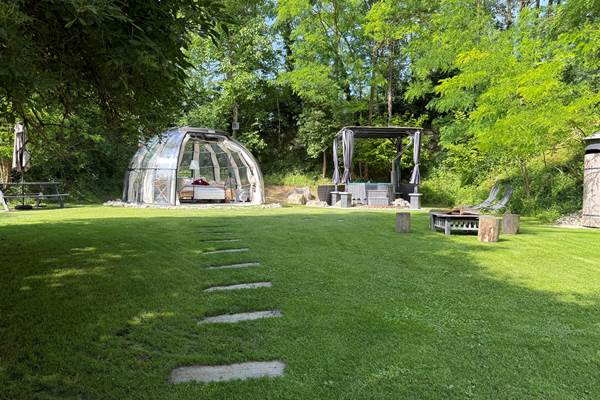 Bulle privative, intime et sans vis-à-vis… avec des chèvres comme voisine !