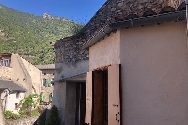 terrasse avec vue sur les montagnes maison St Jacques