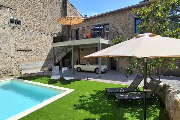 Piscine du gîte Le Pressoir, version suite parentale, à Montblanc près de Cap d’Agde.  Photo 2