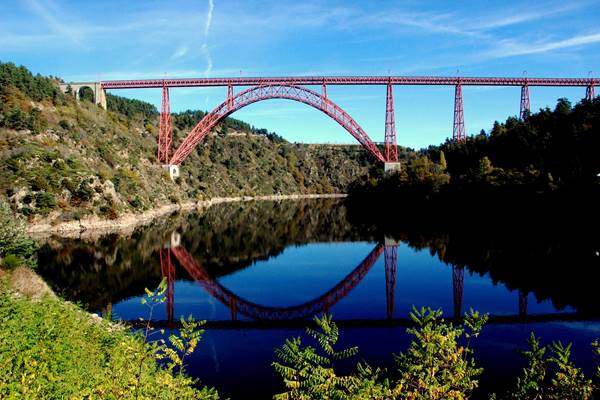 Les Chalets de la Margeride:  LE VIADUC DE GARABIT
