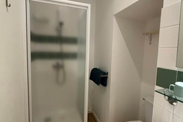 chambre 1 La Française salle d'eau