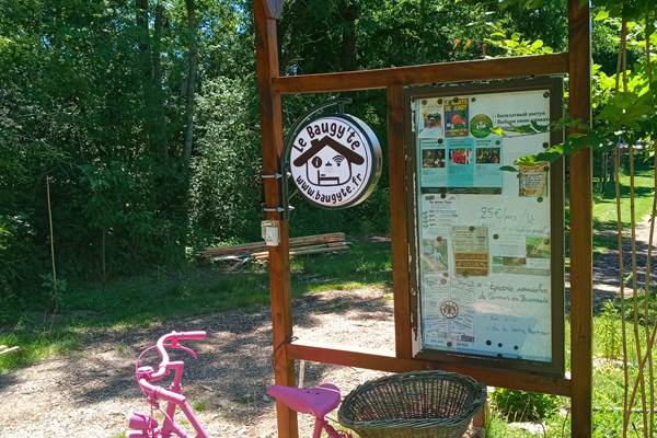 L'affichage d'accueil au Baugyte avec son magnifique vélo rose !