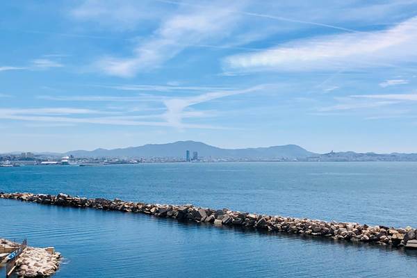 Marseille downtown  au lointain