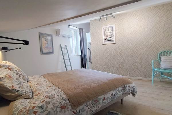 chambre-lit Queen size-16 bis gite hotel-albi-marssac-terssac