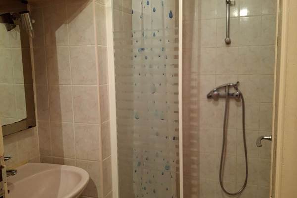 Salle d'eau 1er étage avec douche
