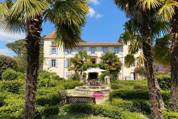 Domaine-de-Menerque-petit-chateau