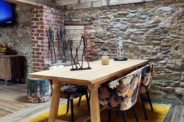 7a4f6a9c-77d9-4823-95a0-e577f8a29c2f