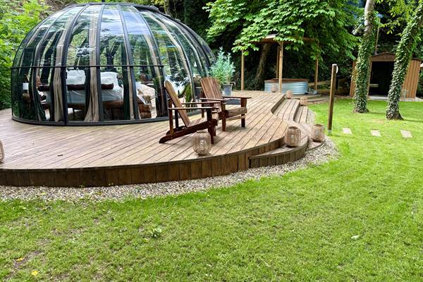 Séjour insolite en Auvergne : dormez dans une bulle sous les étoiles!