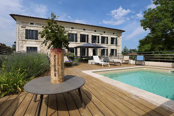 au-bouchon-17-meuble-de-tourisme-17-saint-aigulin-15-personnes
