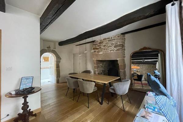 SALLE A MANGER ST GOUSTAN