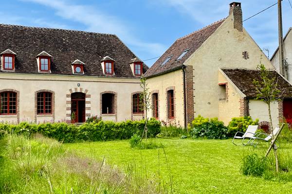 vue sur grande maison