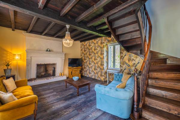 Lounge 2nd house 3