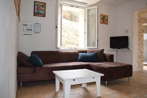 Les gîtes de Moussan - Montbrun Les Bains - coin salon - RDC - gîte 4