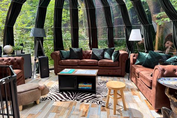 Love Room en Auvergne : nuit romantique sous les étoiles.