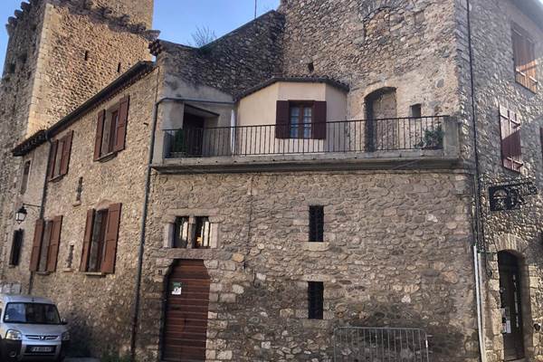 façade en pierre de la maison St Jacques