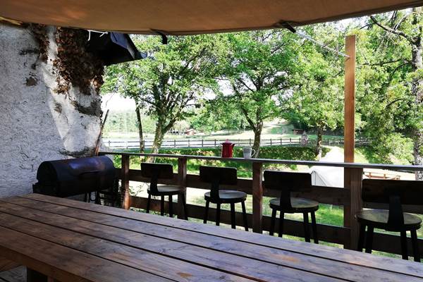 terrasse collective camping kabaneko limousin