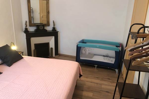 chambre 1 lit en 160 maison St Jacques