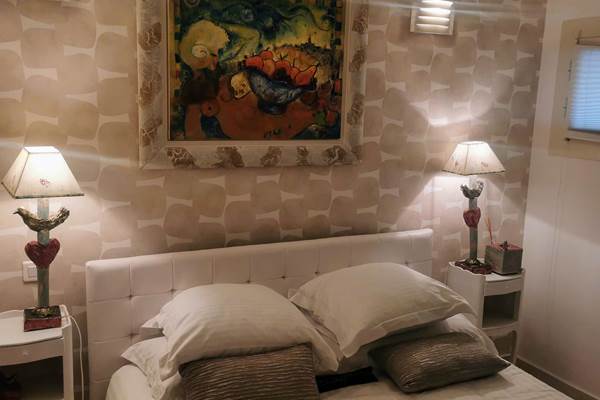 chambre CROISETTE   grd lit Patio