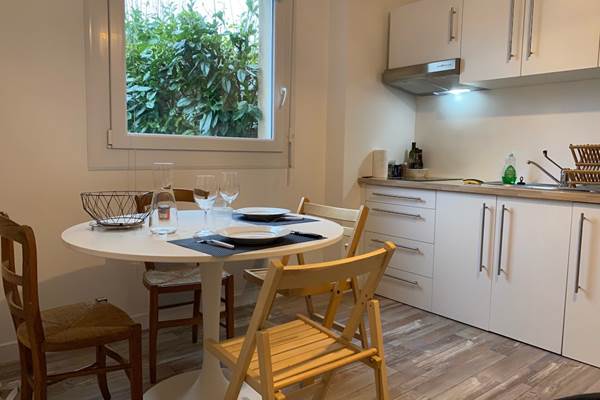 1- Residence des 3 iles_Ouessant-Salle a` manger copie