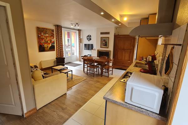 GERARDMER-Pièce de vie 3