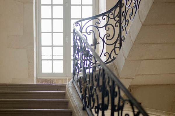 escalier-pierre-rambarde-fer-forge-hotel-particulier-bourgogne.jpg