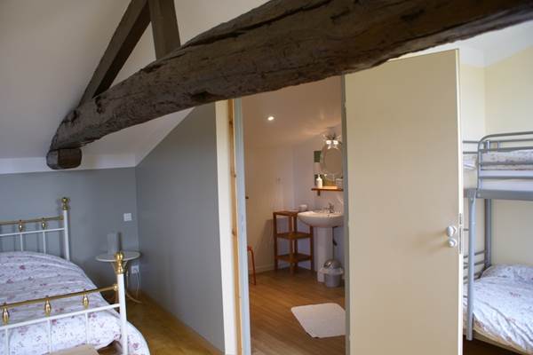 Gabare chambre et salle d'eau