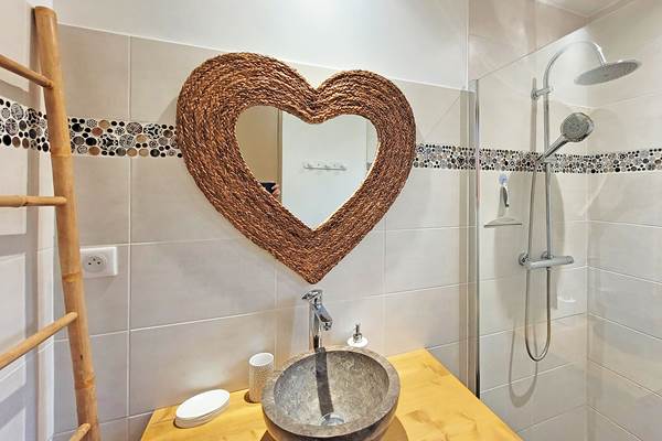 salle-de-bain-chalet-chataigne-2