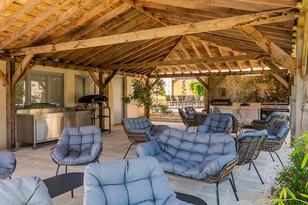 covered seating area