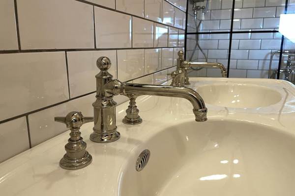 Chambre double avec baignoire accès terrasse