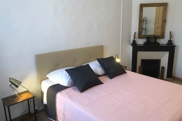 chambre 1 lit en 160 maison St Jacques