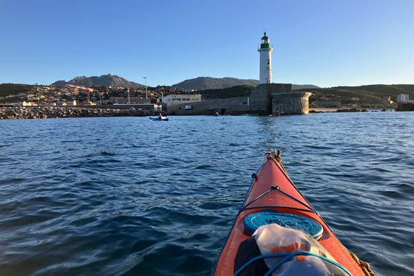 Abbartello kayak Corse phare de Propriano-photo-news
