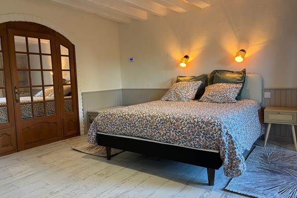 chambre du RDC avec lit en 160