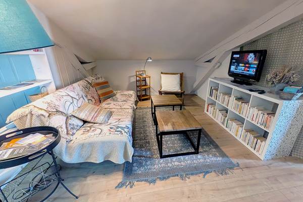 salon-canape clic-clac 16 Bis gite hotel-marssac-albi