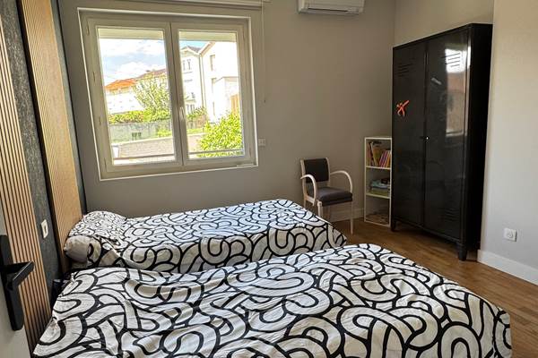 chambre avec vue jardin