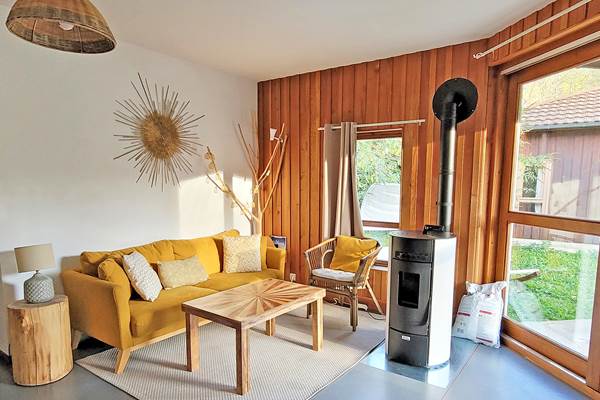 salon-chalet-soleil-poele-1