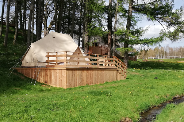 Sous les mélèzes - Espace d'accueil de pleine nature - La croisille sur Briance