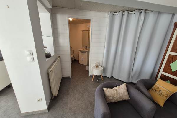 Deuxième salle d'eau et toilettes