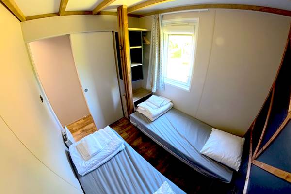 chambre-2litssimple-rdc-web